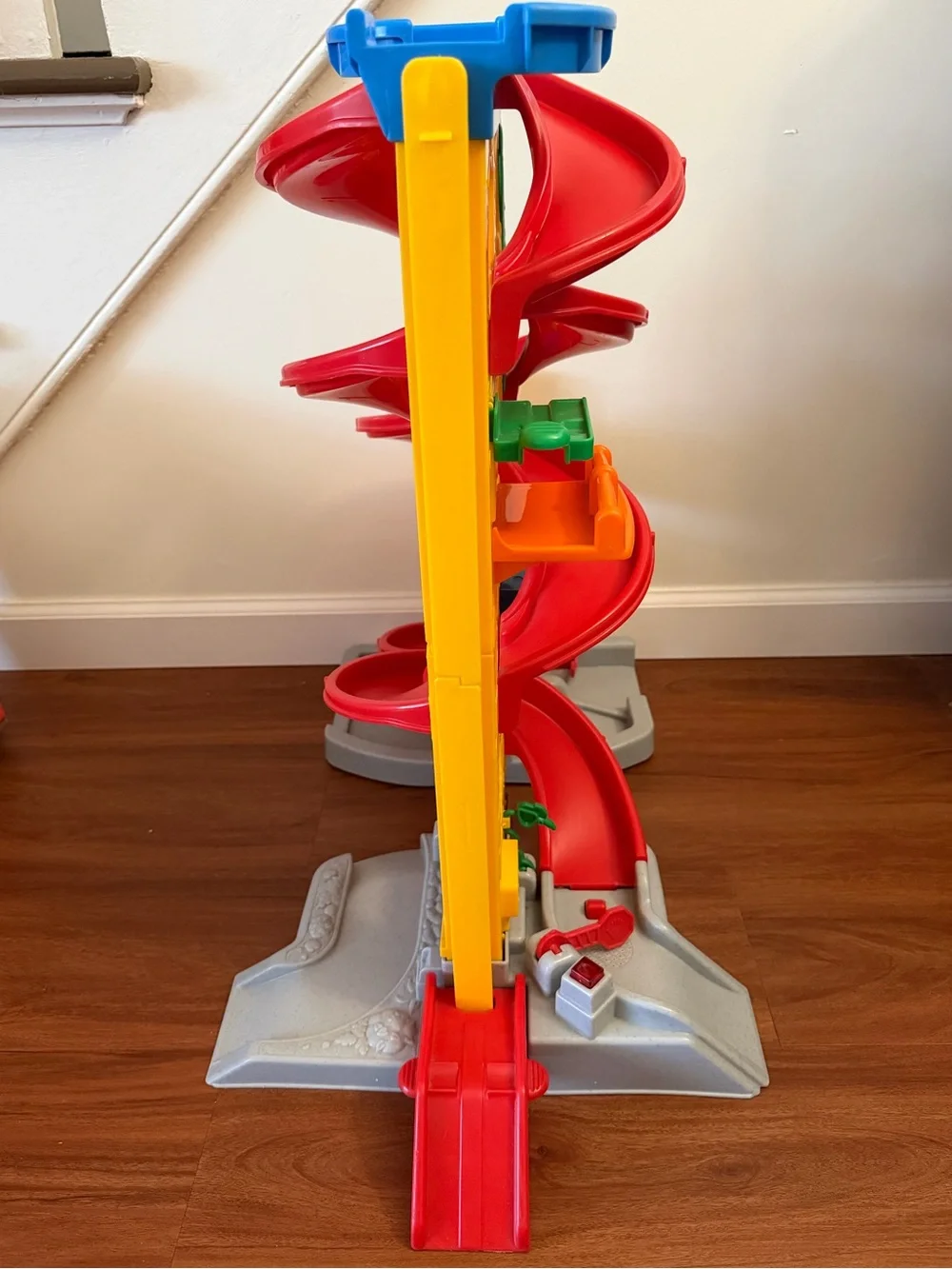 Fisher Price Little People Wheelies Stand 'n Play Rampway Garage Track 2009